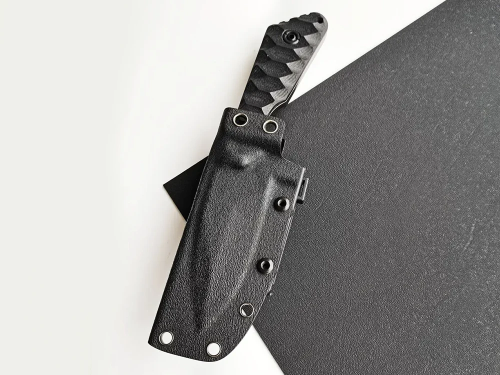 З якого матеріалу Kydex?